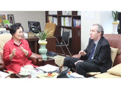 투데이스 월드 취재진 본 연합 방문